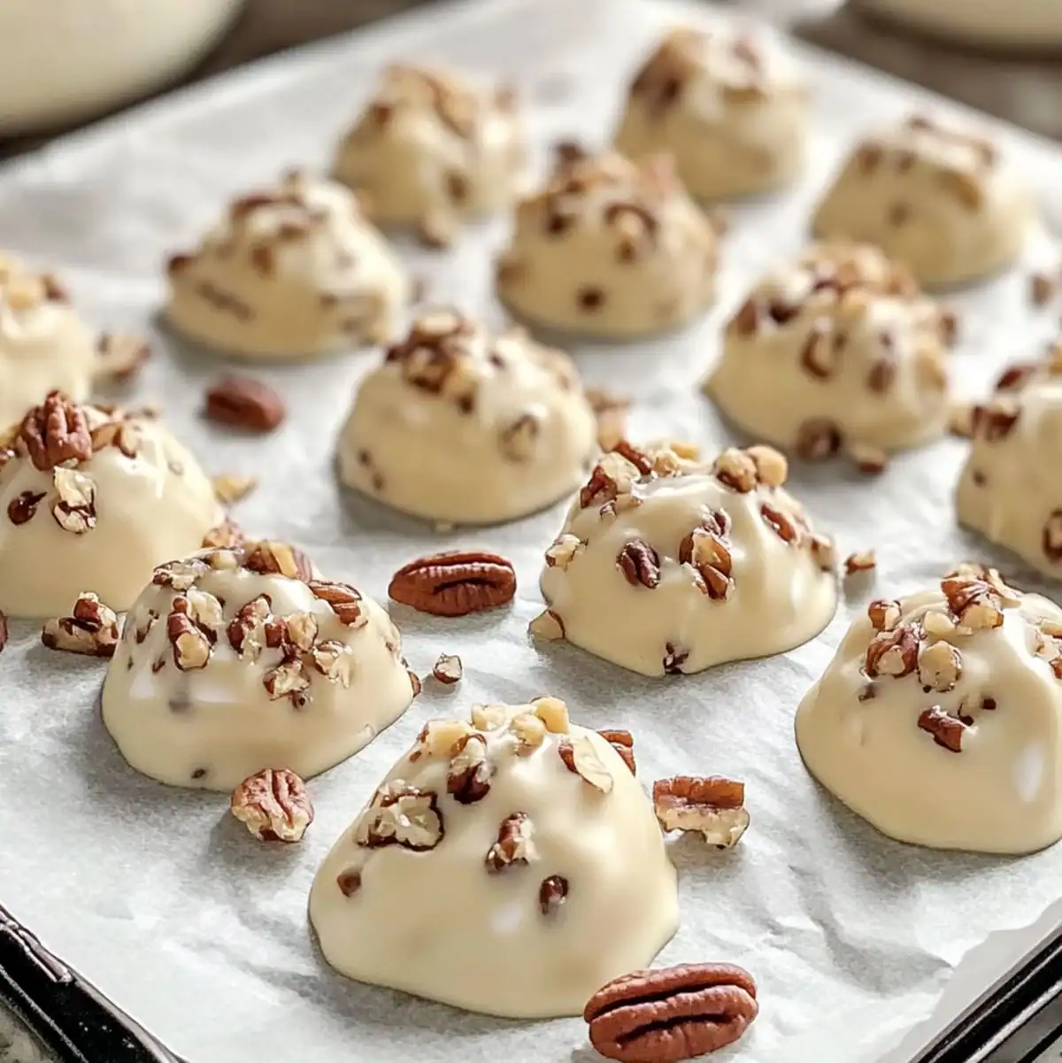 Southern Vanilla Pecan Pralines | Easy Candy Recipe 54 Homemade vanilla pralines with pecans – Southern-style candy treat